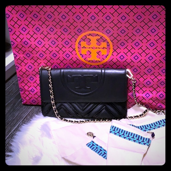❌SOLD❌ Tory Burch
Alexa Quilted Clutch - Picture 1 of 10